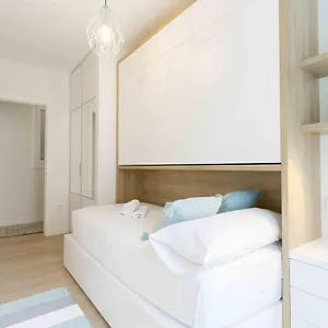 https://the-rentals-collection-seattle.basquecountryhotels.org